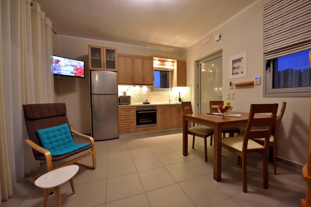 Edem Suites Marathopoli Exterior photo
